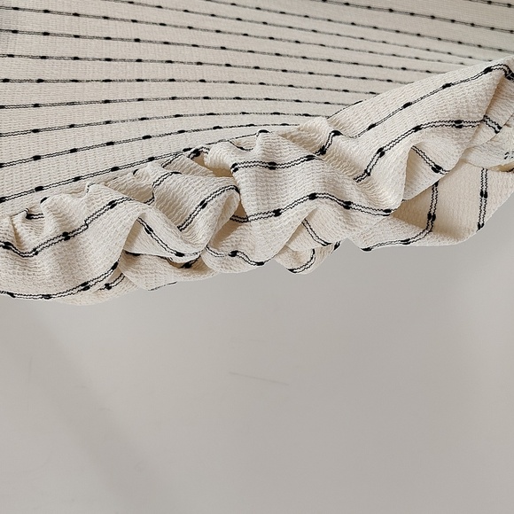 LOFT Blouse Size Large Cream With Black Stripe Ruching Short Sleeve Runs Small - Picture 6 of 7